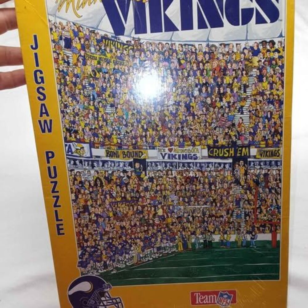 Buffalo Games Minnesota Vikings 513 Piece Jigsaw Puzzle
